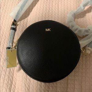 Michael Kors crossbody bag *sold*